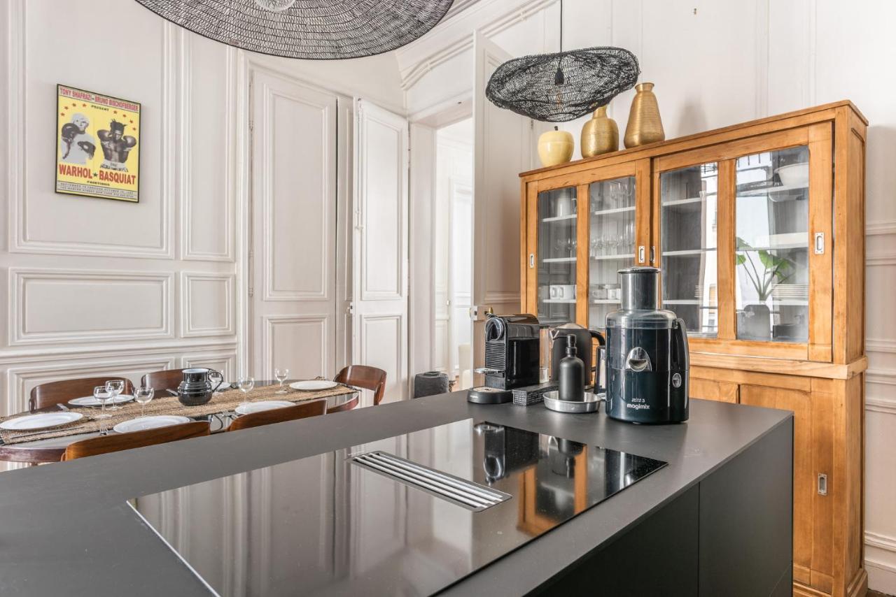 דירות Outstanding Parisian Flat In Heart Of Paris Center מראה חיצוני תמונה