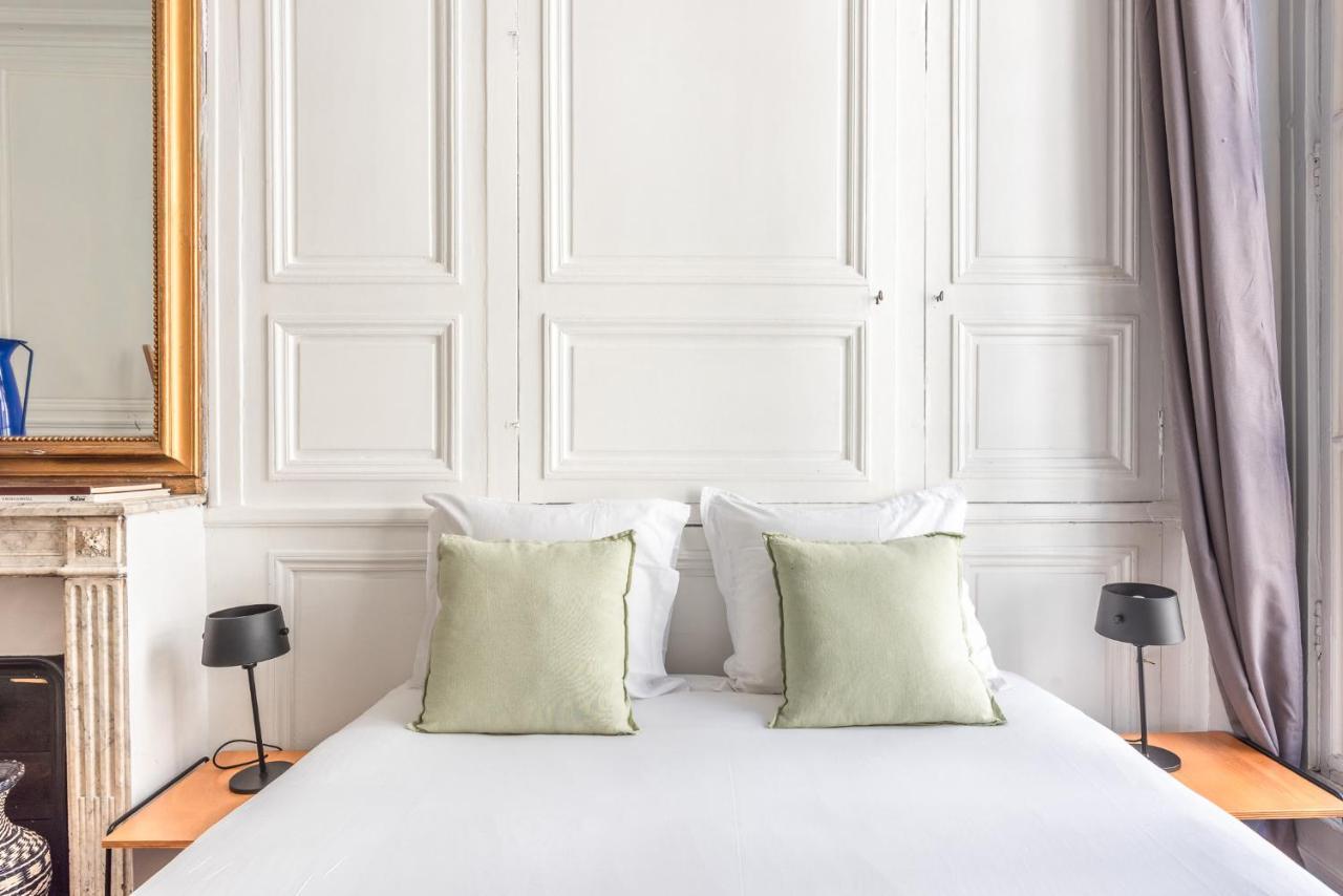 דירות Outstanding Parisian Flat In Heart Of Paris Center מראה חיצוני תמונה
