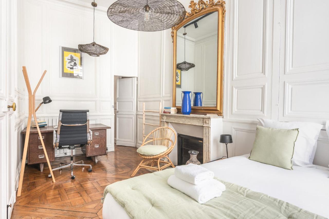 דירות Outstanding Parisian Flat In Heart Of Paris Center מראה חיצוני תמונה
