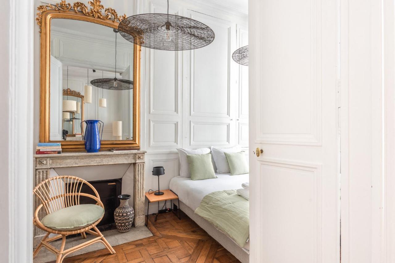 דירות Outstanding Parisian Flat In Heart Of Paris Center מראה חיצוני תמונה