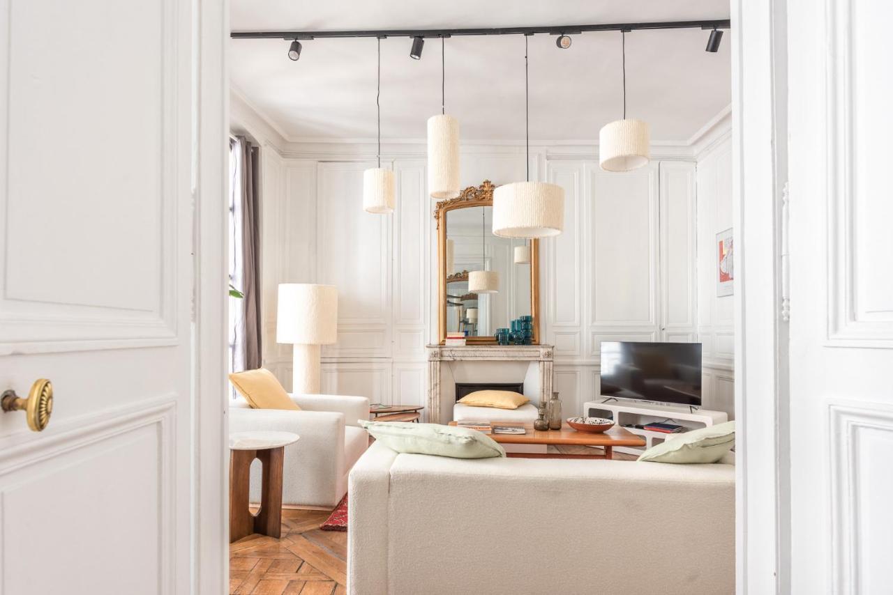 דירות Outstanding Parisian Flat In Heart Of Paris Center מראה חיצוני תמונה