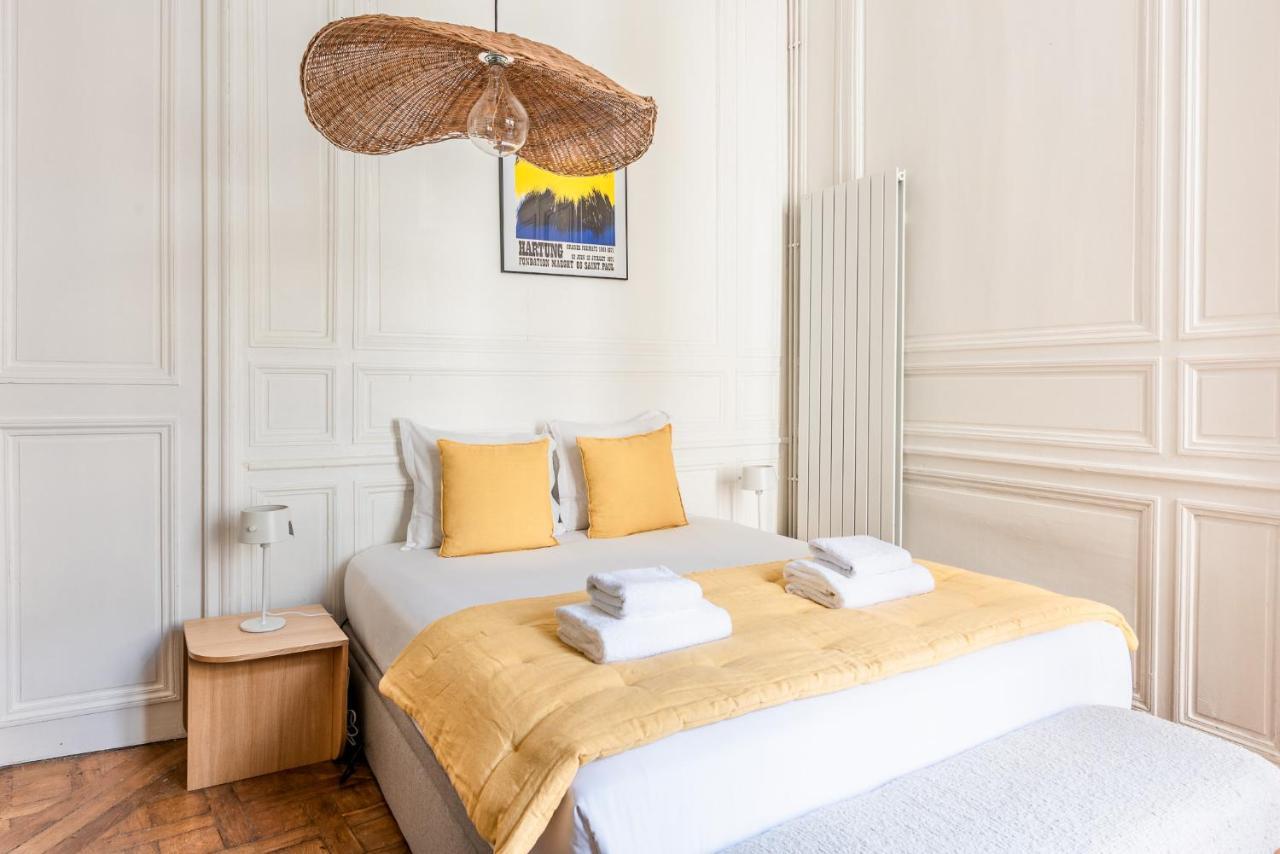 דירות Outstanding Parisian Flat In Heart Of Paris Center מראה חיצוני תמונה