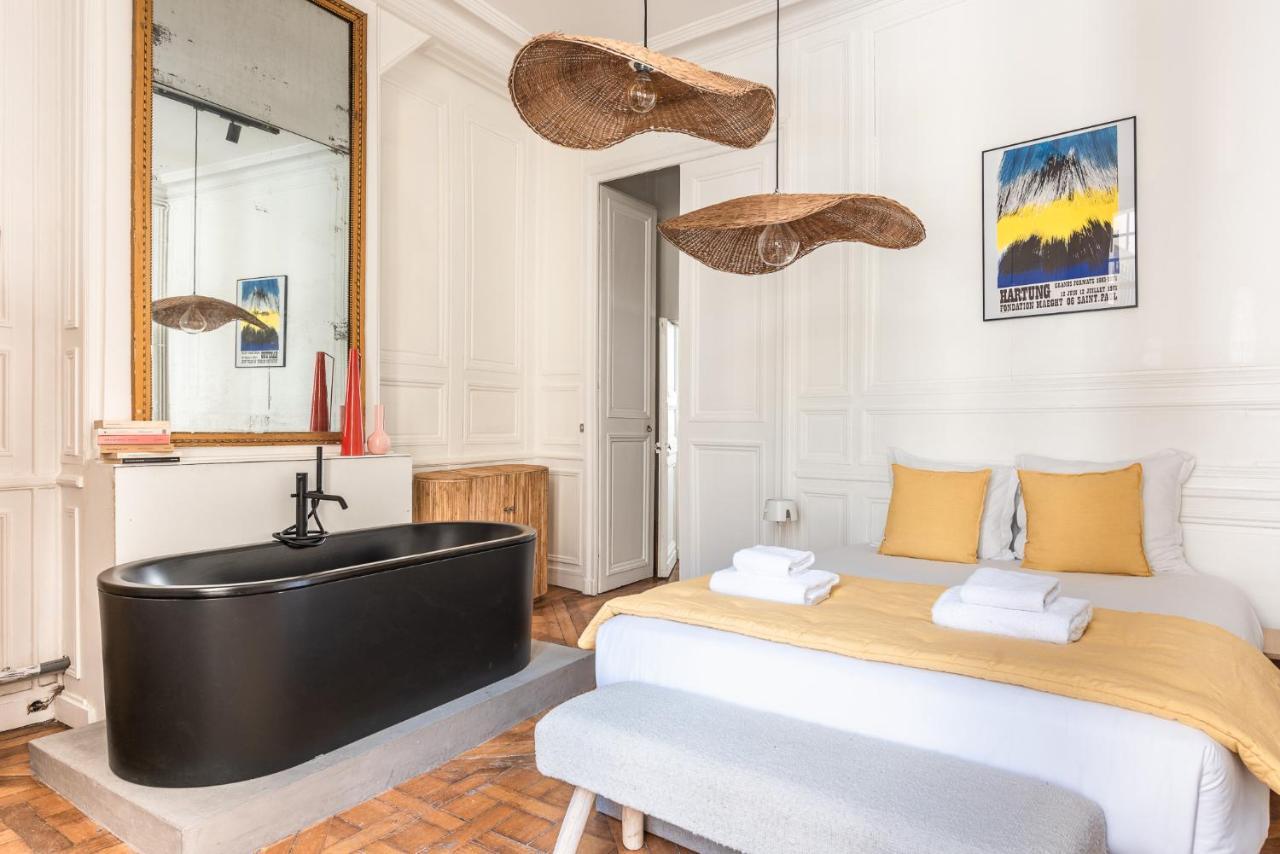 דירות Outstanding Parisian Flat In Heart Of Paris Center מראה חיצוני תמונה